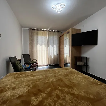 Quatro Apartament *